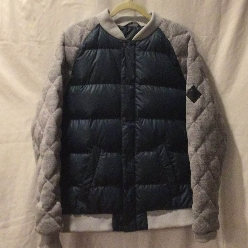New without tags blue and gray north face winter jacket.